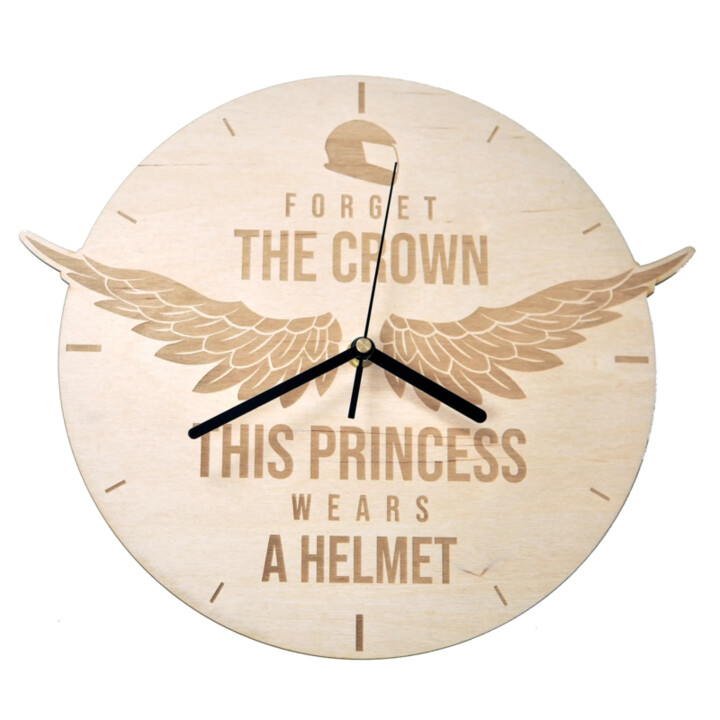 Forget the crown, this princess wears a helmet - drevené nástenné hodiny s gravírovaním