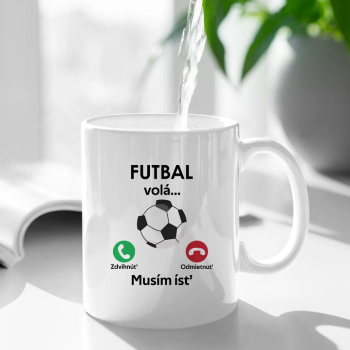 Futbal volá, musím ísť -  keramický hrnček s potlačou