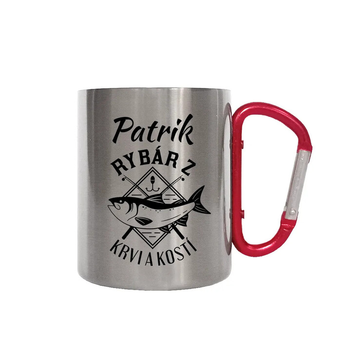 Rybár z krvi a kostí (meno) - kovový hrnček s karabínkou - personalizovaný produkt