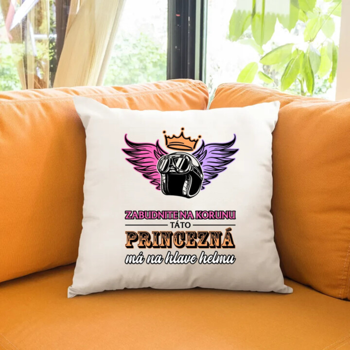 Zabudnite na korunu - táto princezná má na hlave helmu V2 - vankúš s potlačou