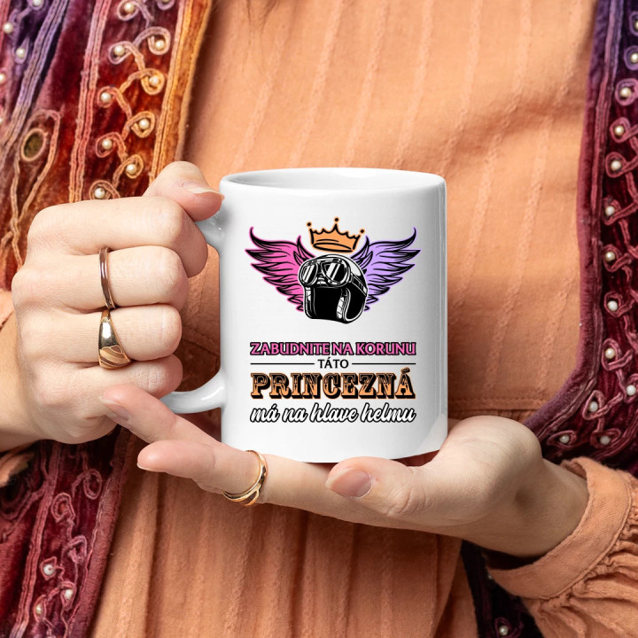 Zabudnite na korunu - táto princezná má na hlave helmu V2 - keramický hrnček s potlačou