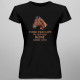 Tvrdo pracujem, aby mali moje kone dobrý život - dámske tričko s potlačou