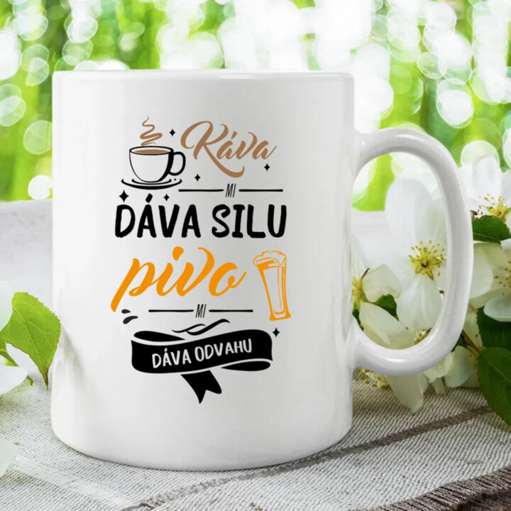 Káva mi dáva silu, pivo mi dáva odvahu - keramický hrnček s potlačou