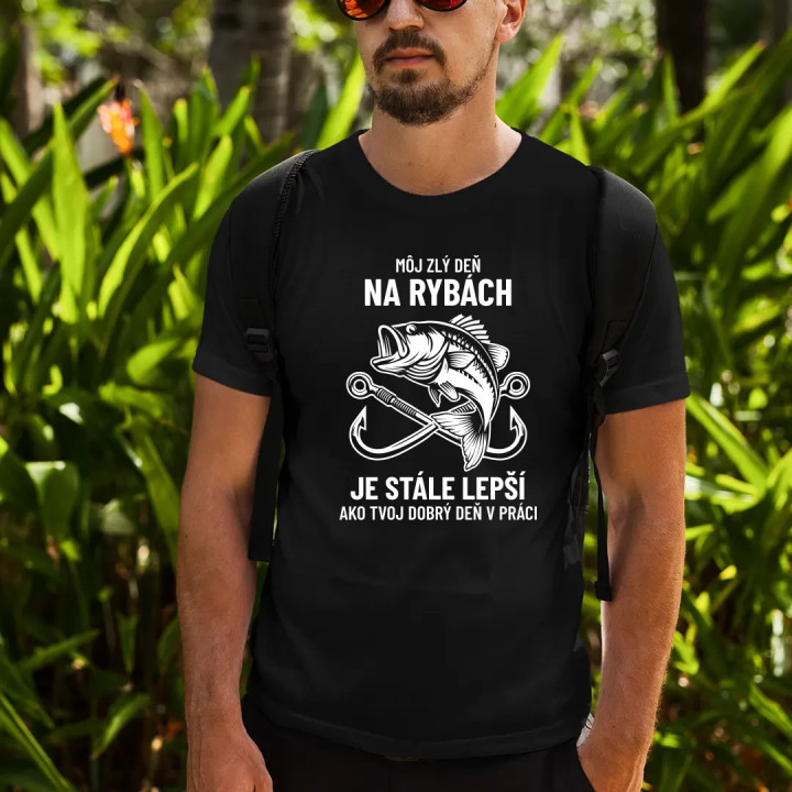 Môj zlý deň na rybách je stále lepší - pánske tričko s potlačou