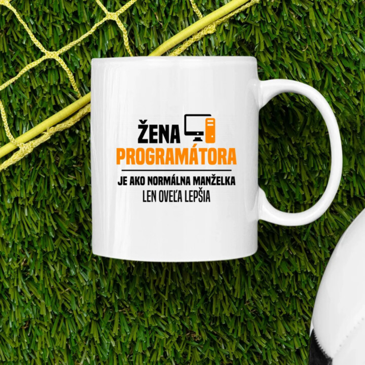 Žena programátora  je ako normálna manželka - keramický hrnček s potlačou