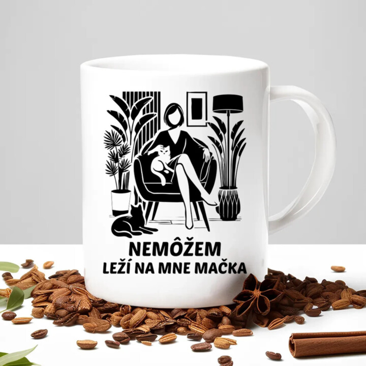 Nemôžem, leží na mne mačka - Žena - keramický hrnček s potlačou