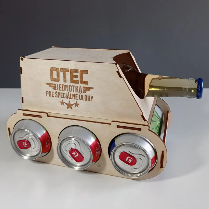 Otec - jednotka pre špeciálne úlohy - tank na pivo s gravírovaním