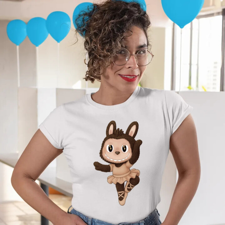 Plyšový Maskot Bubu Ballerina - dámske tričko s potlačou pro fanoušky Labubu