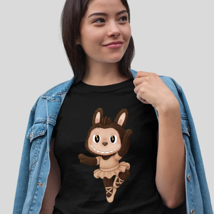Plyšový Maskot Bubu Ballerina - dámske tričko s potlačou pro fanoušky Labubu