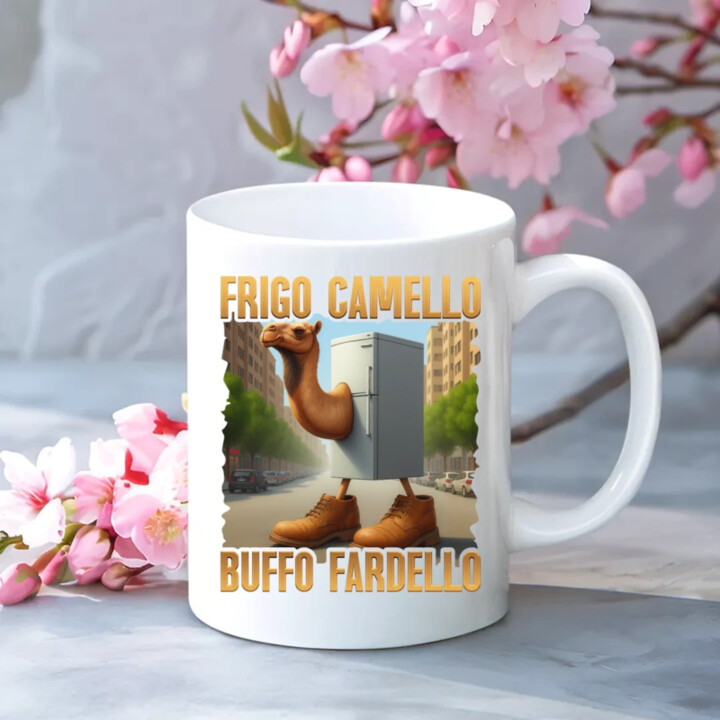 Frigo Camello Buffo Fardello - Italian Brainrot - ťava chladnička - keramický hrnček s potlačou