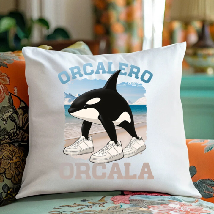 Orcalero Orcala - kosatka v topánkach - Italian Brainrot - vankúš s potlačou