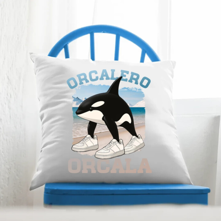 Orcalero Orcala - kosatka v topánkach - Italian Brainrot - vankúš s potlačou