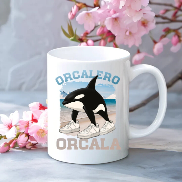 Orcalero Orcala - kosatka v topánkach - Italian Brainrot - keramický hrnček s potlačou