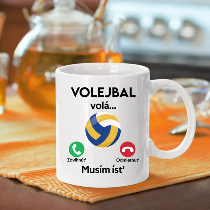 Volejbal volá, musím ísť - keramický hrnček s potlačou