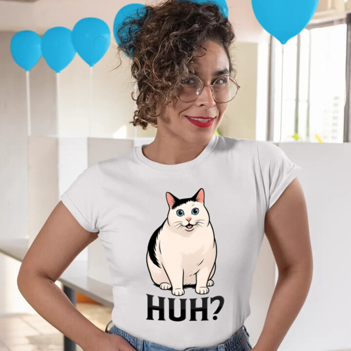 Huh? - biela mačka - dámske tričko s potlačou