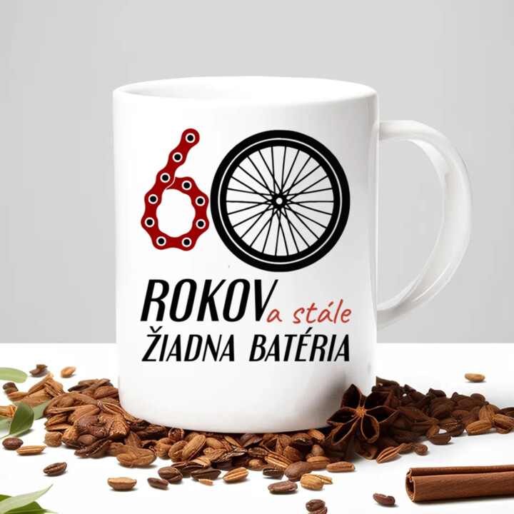 60 rokov a stále žiadna batéria - keramický hrnček s potlačou