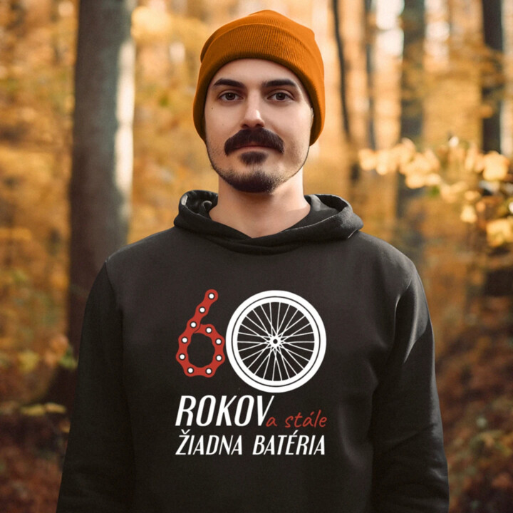 60 rokov a stále žiadna batéria  - pánska mikina s potlačou