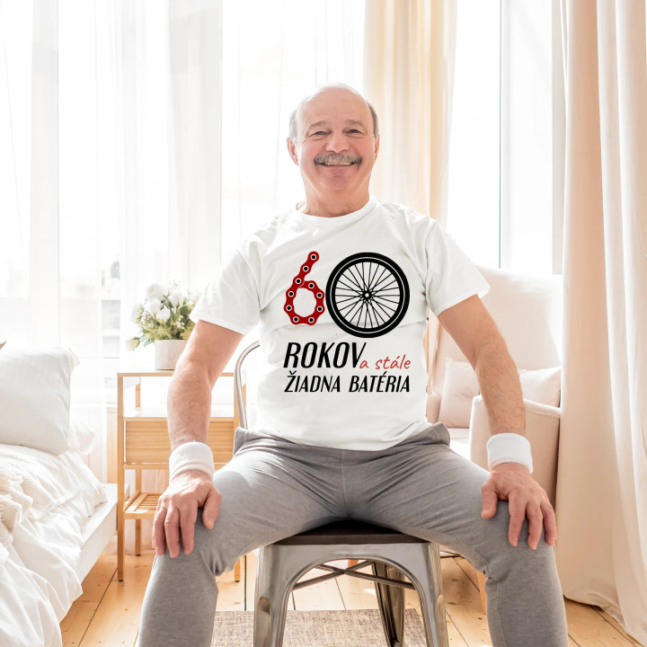60 rokov a stále žiadna batéria - pánske tričko s potlačou