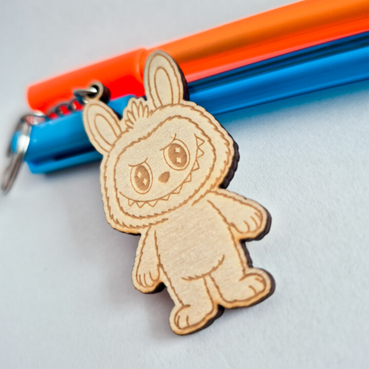 Plyšový Maskot Bubu - prívesok alebo kľúčenka s gravírovaním pre fanúšikov Labubu