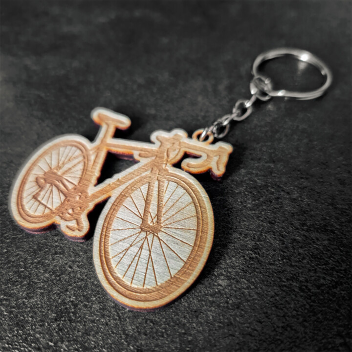 Kolo - prívesok alebo kľúčenka s gravírovaním pre cyklistu