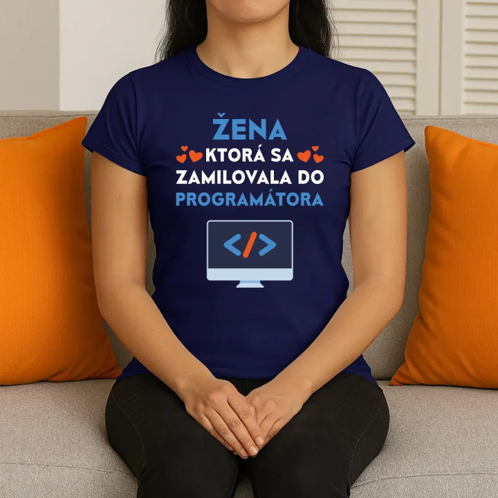 Žena, ktorá sa zamilovala do programátora - dámske tričko s potlačou