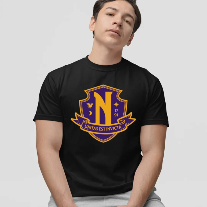 Unitas Est Invicta - Nevermore Academy - pánske tričko s potlačou