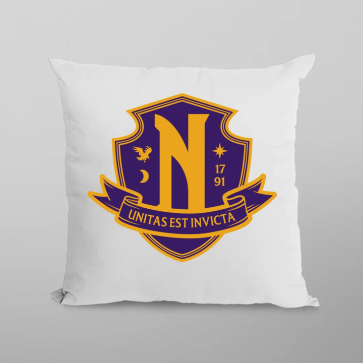 Unitas Est Invicta - Nevermore Academy - vankúš s potlačou