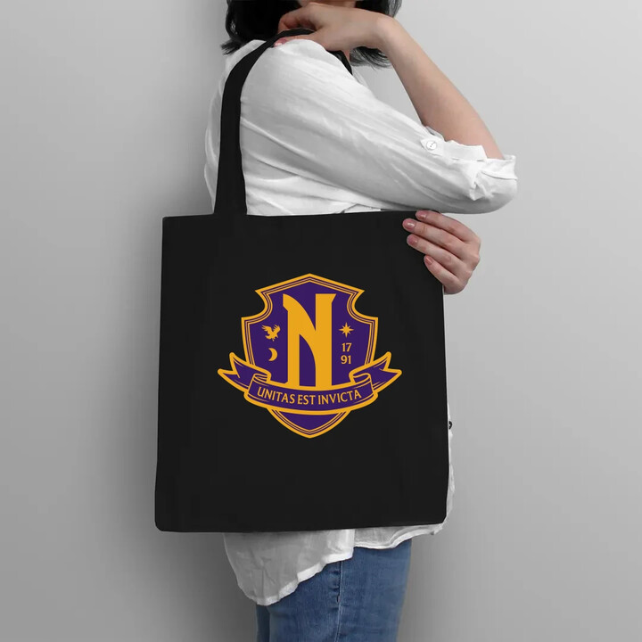 Unitas Est Invicta - Nevermore Academy - taška s potlačou