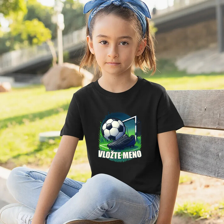Futbal (meno) - lopta a ihrisko - detské tričko s potlačou - personalizovaný produkt