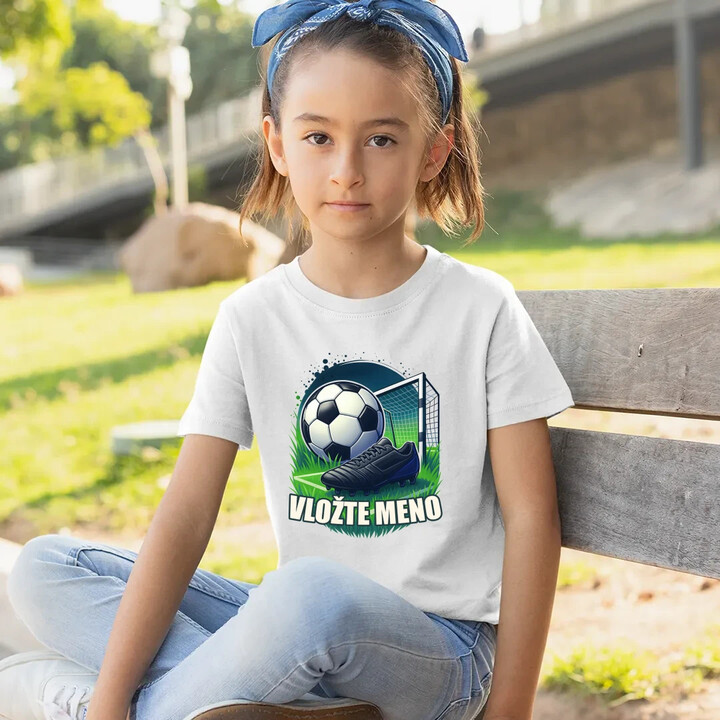 Futbal (meno) - lopta a ihrisko - detské tričko s potlačou - personalizovaný produkt