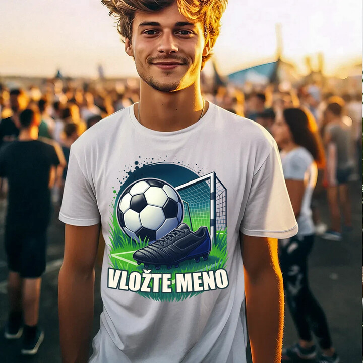 Futbal (meno) - lopta a ihrisko - pánske tričko s potlačou - personalizovaný produkt