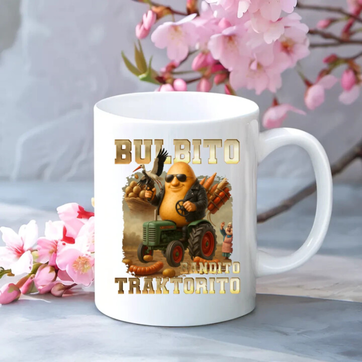 Bulbito bandito traktorito - zemiak traktorista bandita - Italian Brainrot - keramický hrnček s potlačou