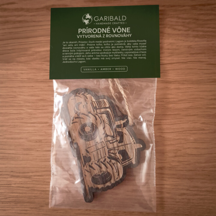 Traktor - prírodná drevená vôňa s gravírovaním