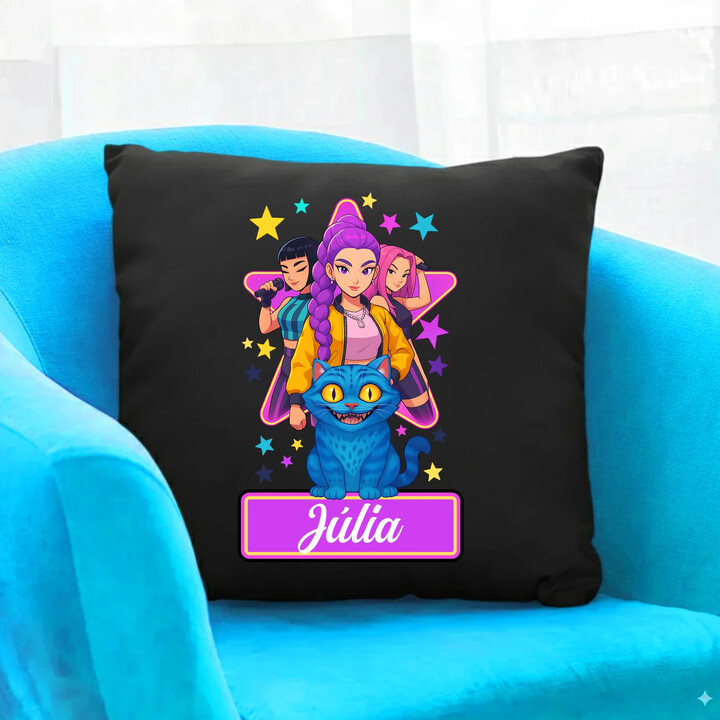 Rumi, Mira i Zoey - čierny vankúš s potlačou pre fanúšikov huntrix kpop demon hunters - personalizovaný produkt