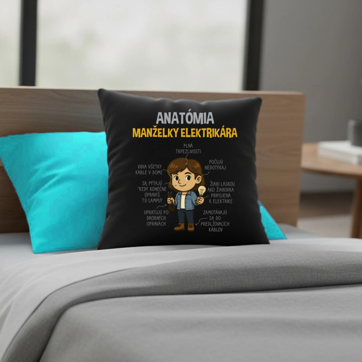 Anatómia manželky elektrikára - čierny vankúš s potlačou