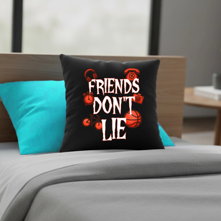 Friends don't lie – pre fanúšikov seriálu Stranger Things - čierny vankúš s potlačou