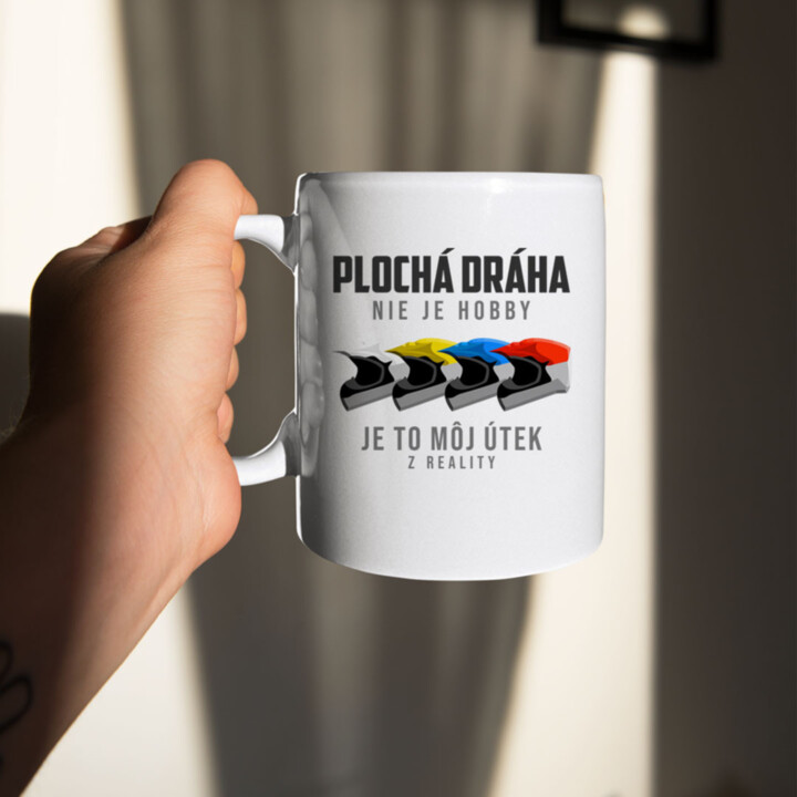 Plochá dráha nie je hobby, je to môj útek z reality - keramický hrnček s potlačou