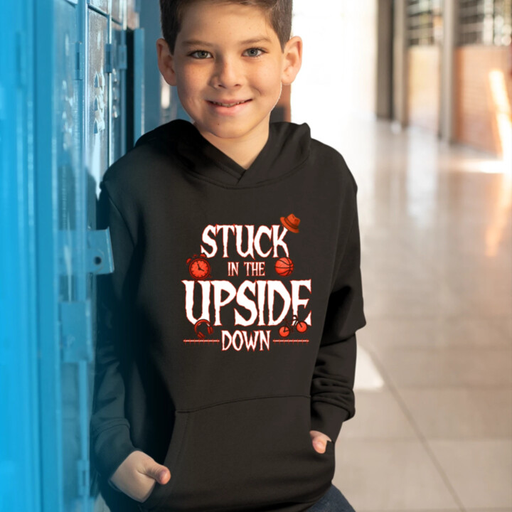 Stuck in the upside down pre fanúšikov seriálu Stranger Things - detská mikina s kapucňou