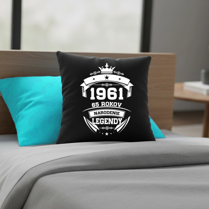 1961 Narodenie legendy 65 rokov - čierny vankúš s potlačou