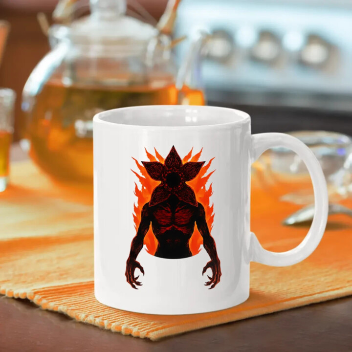 Demogorgon v2 pre fanúšikov seriálu Stranger Things - keramický hrnček s potlačou