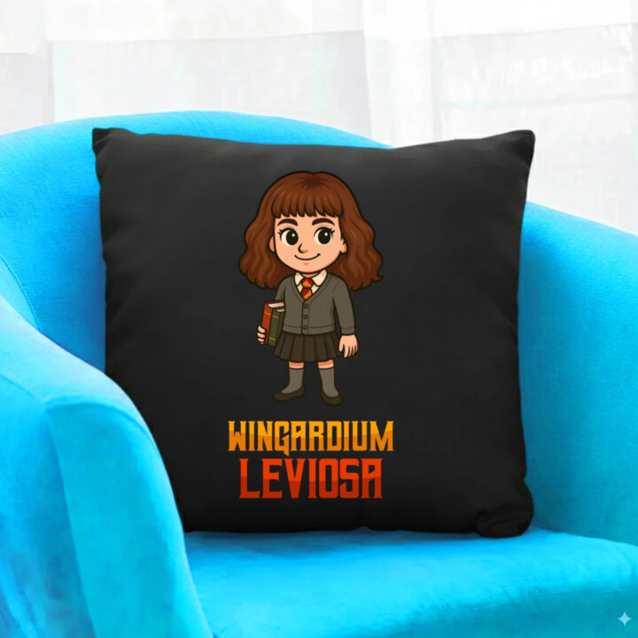 Wingardium Leviosa - Hermiona Granger - čierny vankúš s potlačou pre fanúšikov série Harry Potter