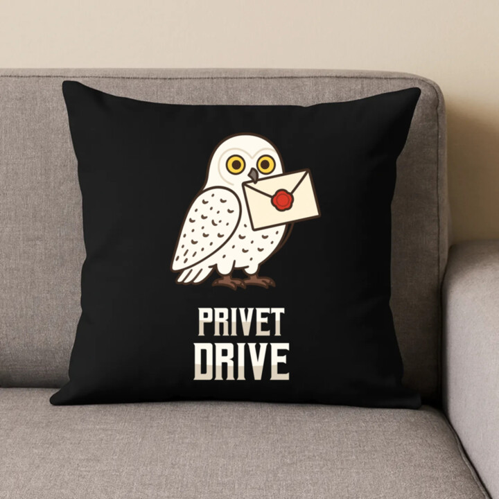 Privet Drive - Hedwiga - čierny vankúš s potlačou pre fanúšikov série Harry Potter