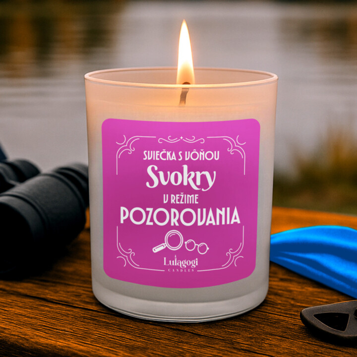 Sviečka s vôňou svokry v režime pozorovania – vonná svieca s potlačou pre svokru