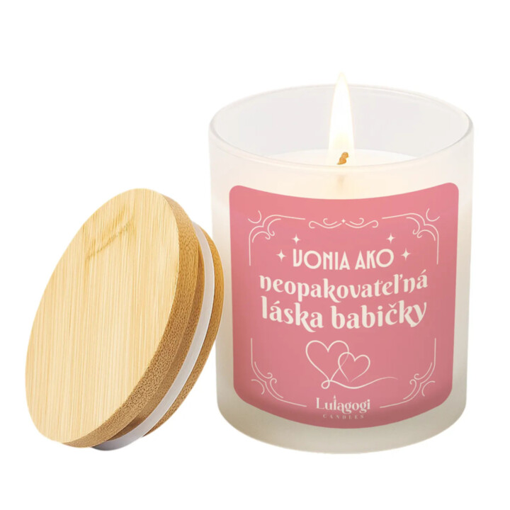 Vonia ako neopakovateľná láska babičky - vonná svieca s potlačou