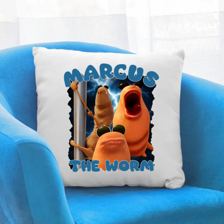 Marcus the worm - vankúš s potlačou