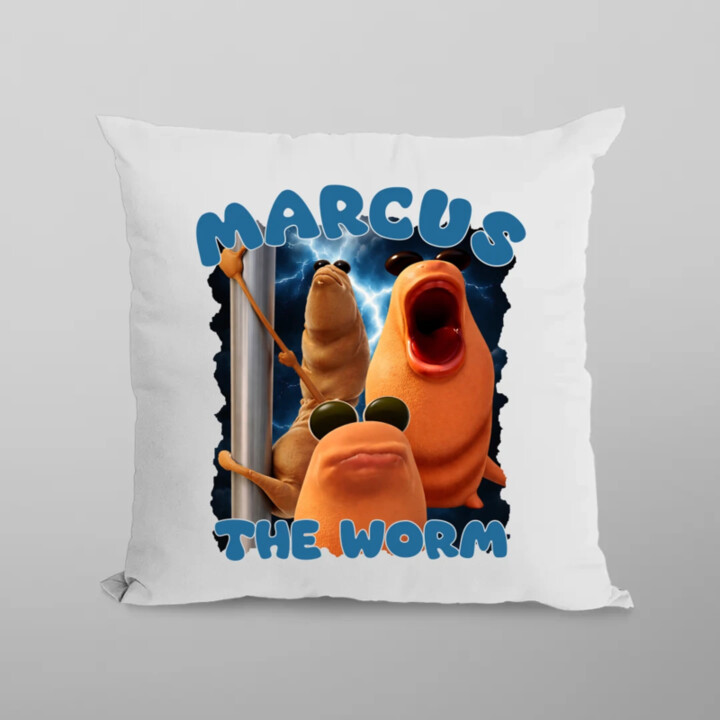 Marcus the worm - vankúš s potlačou