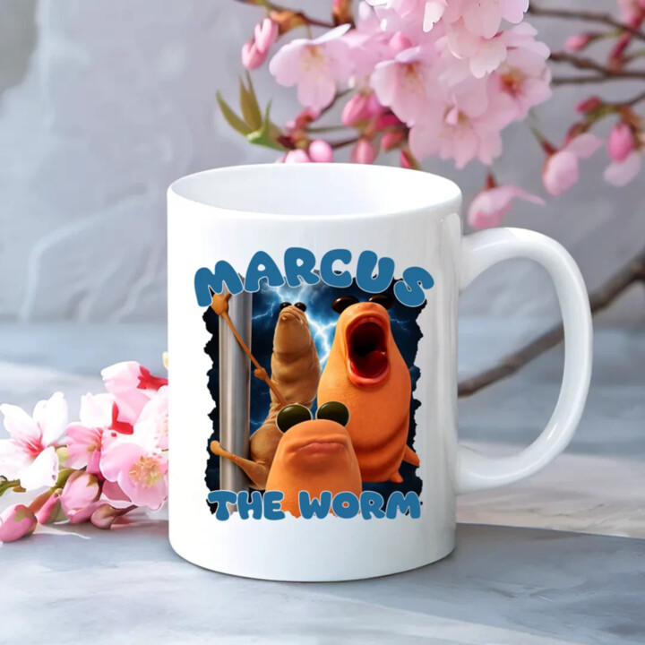 Marcus the worm - keramický hrnček s potlačou