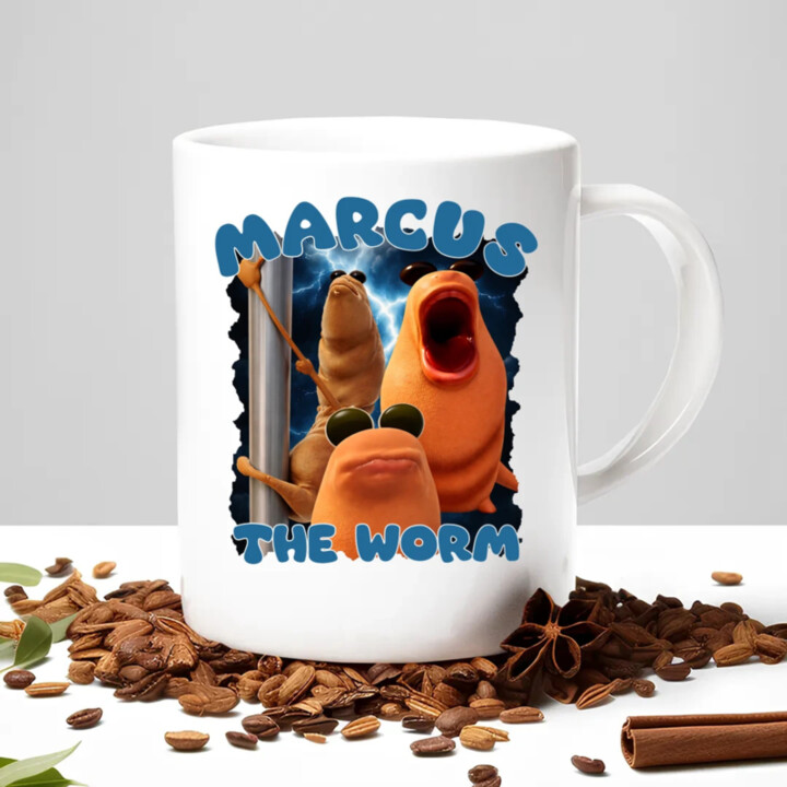 Marcus the worm - keramický hrnček s potlačou