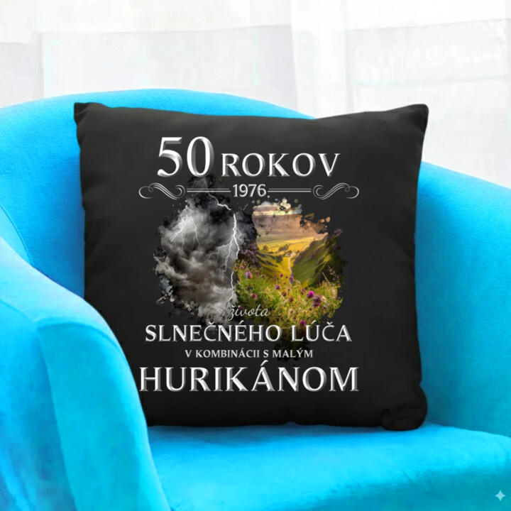 1976 - 50 rokov života slnečného lúča v2 - čierny vankúš s potlačou
