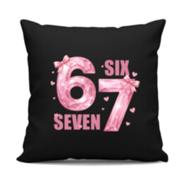 Six seven - 67 - ružová verzia - čierny vankúš s potlačou